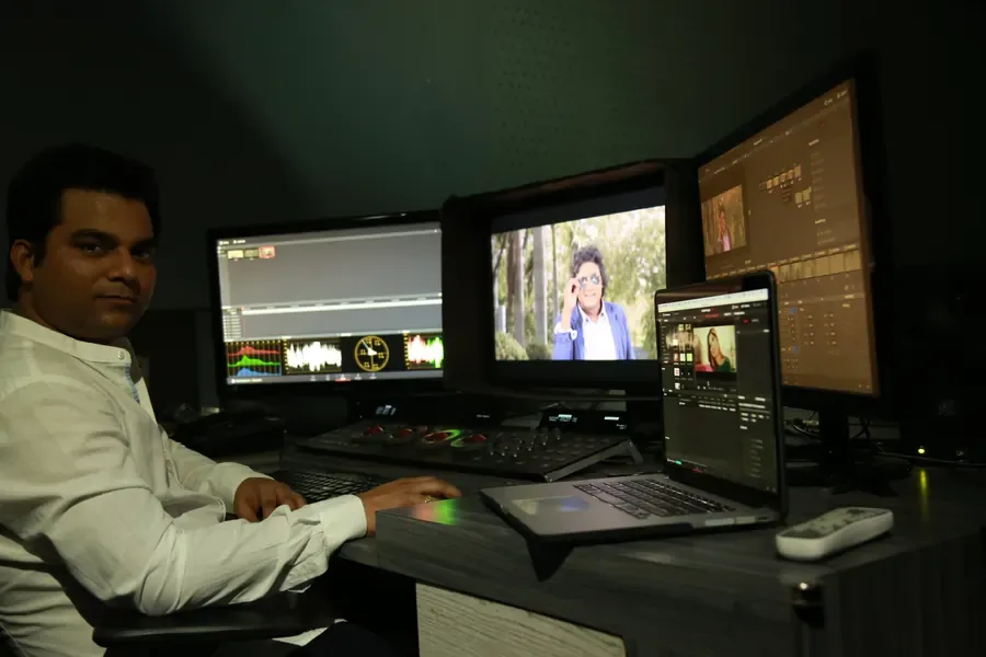 Yogesh Chaitanya edit suite में